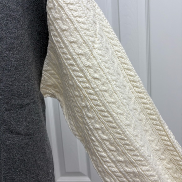 NWOT POL Sweatshirt/Sweater Contrast Pullover Size S - Picture 2 of 3